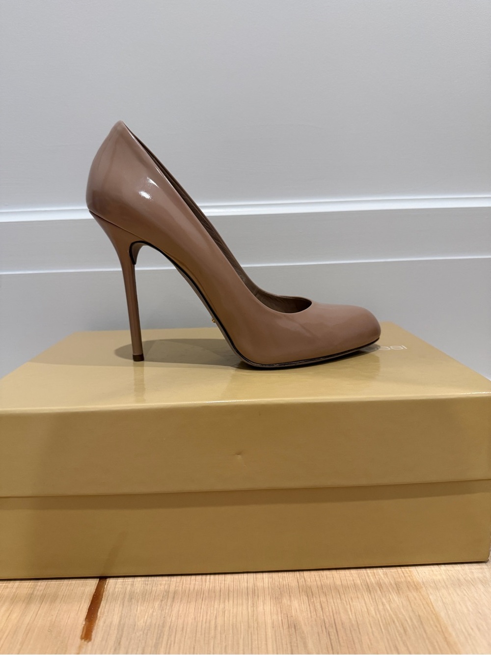 Sergio Rossi Patent Leather Nude Pointy Round Toe Pump